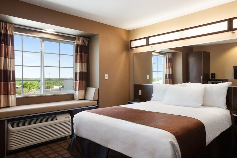 Quality Inn & Suites Kenedy - Karnes City Eksteriør billede